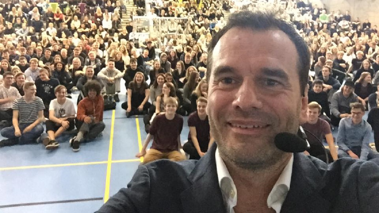 Jesper Buch på skolebænken